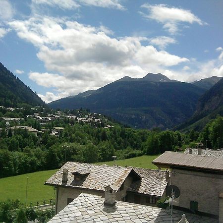 Hotel Ottoz Meuble Courmayeur Bagian luar foto