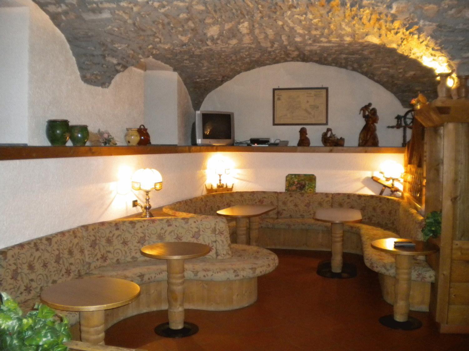Hotel Ottoz Meuble Courmayeur Bagian luar foto