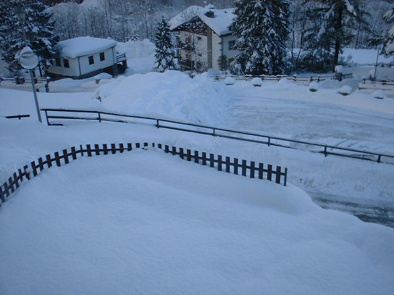 Hotel Ottoz Meuble Courmayeur Bagian luar foto
